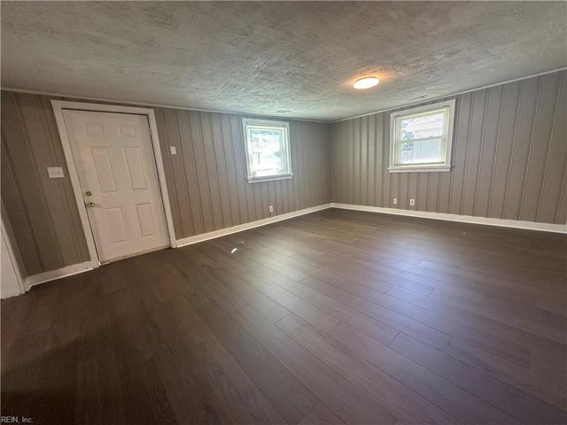 2425 Juniper ST, Norfolk, VA 23513