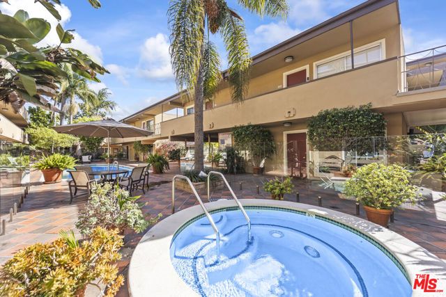 970 Palm Avenue 209, West Hollywood, CA 90069