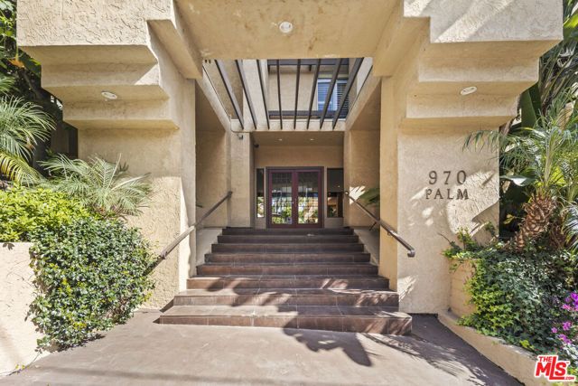 970 Palm Avenue 209, West Hollywood, CA 90069