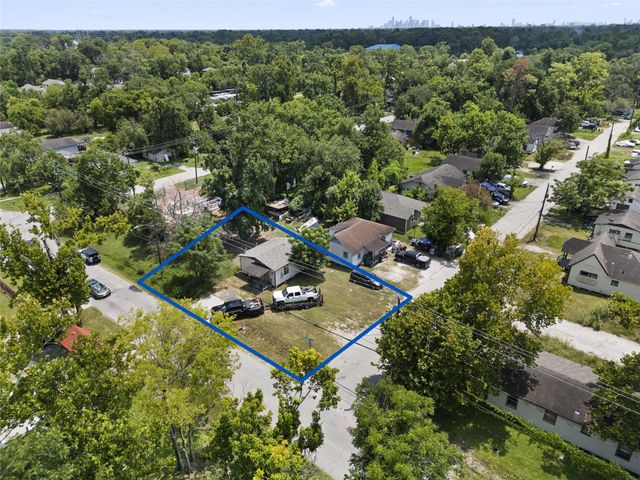 1825 Dolly Wright Street, Houston, TX 77088