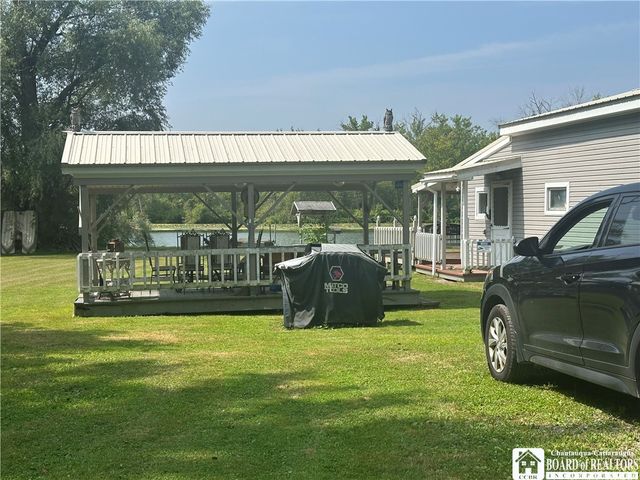 48 Clifton Avenue, Jamestown, NY 14701