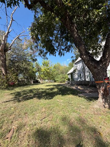 717 W Day Street, Denison, TX 75020