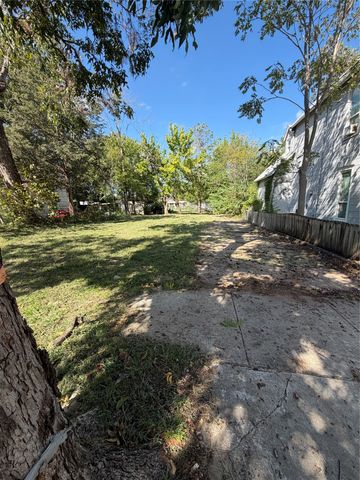 717 W Day Street, Denison, TX 75020