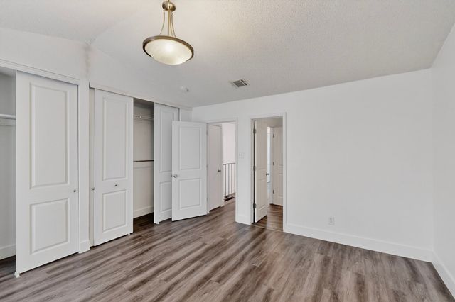 46 Abbey Road, Euless, TX 76039