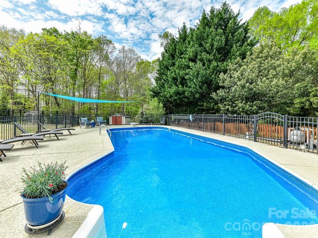 2901 Alpine Forest Court, Charlotte, NC 28270