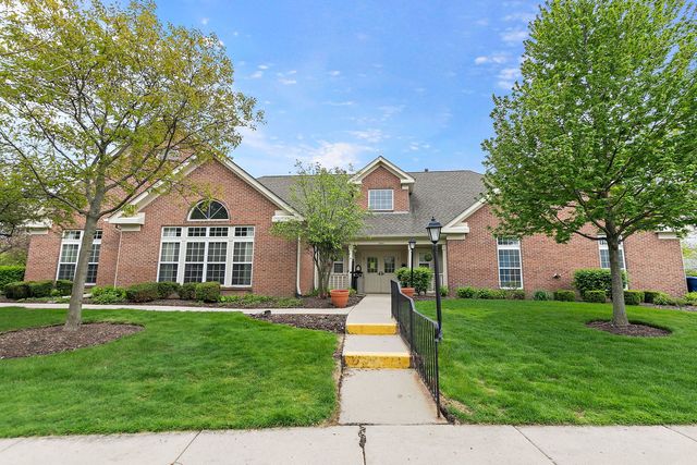 2838 Meadow Lane W2, Schaumburg, IL 60193