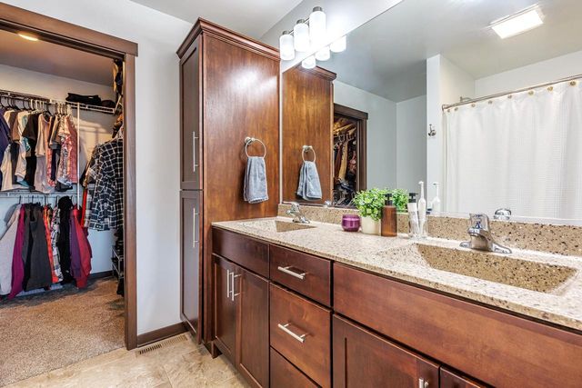 1900 Spakenburg ROAD, Holmen, WI 54636