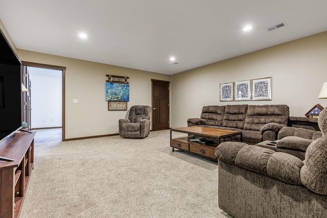 1900 Spakenburg ROAD, Holmen, WI 54636