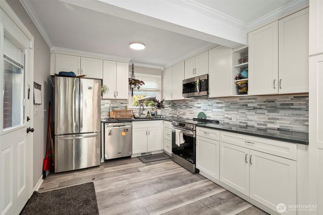 214 Summit Avenue, Fircrest, WA 98466