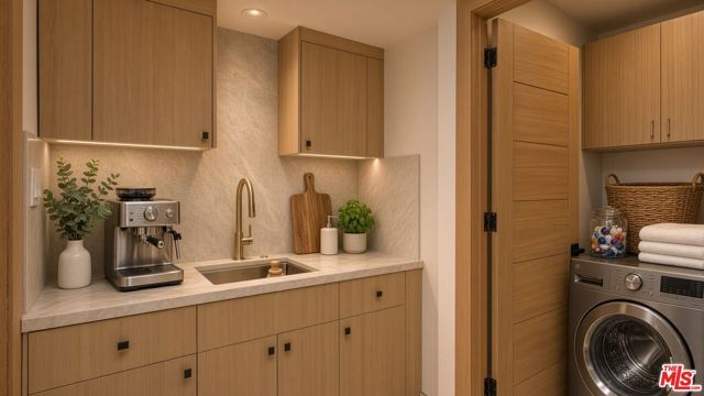 2407 Guthrie Drive, Los Angeles, CA 90034