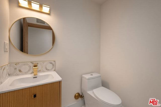 2407 Guthrie Drive, Los Angeles, CA 90034