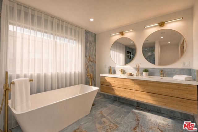 2407 Guthrie Drive, Los Angeles, CA 90034