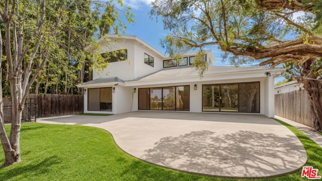 2407 Guthrie Drive, Los Angeles, CA 90034
