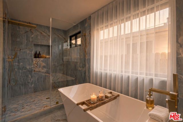 2407 Guthrie Drive, Los Angeles, CA 90034