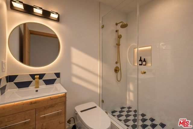 2407 Guthrie Drive, Los Angeles, CA 90034