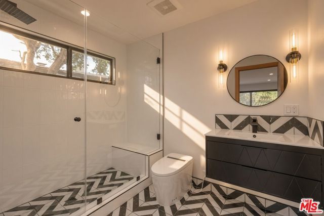 2407 Guthrie Drive, Los Angeles, CA 90034
