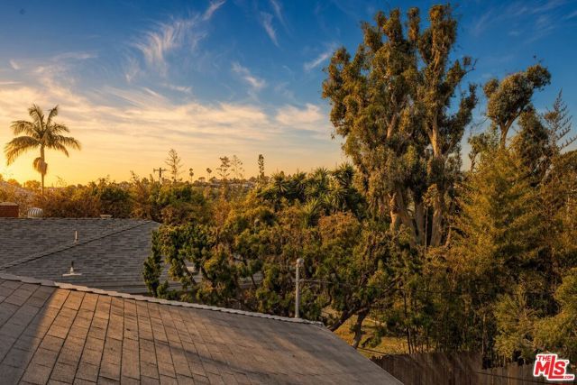 2407 Guthrie Drive, Los Angeles, CA 90034