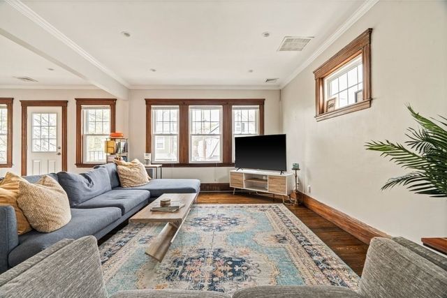 38 Saint Gregory 38, Boston, MA 02124