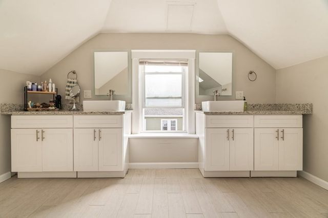 38 Saint Gregory 38, Boston, MA 02124