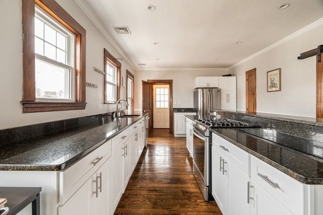 38 Saint Gregory 38, Boston, MA 02124