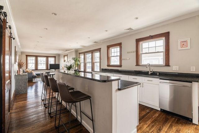 38 Saint Gregory 38, Boston, MA 02124