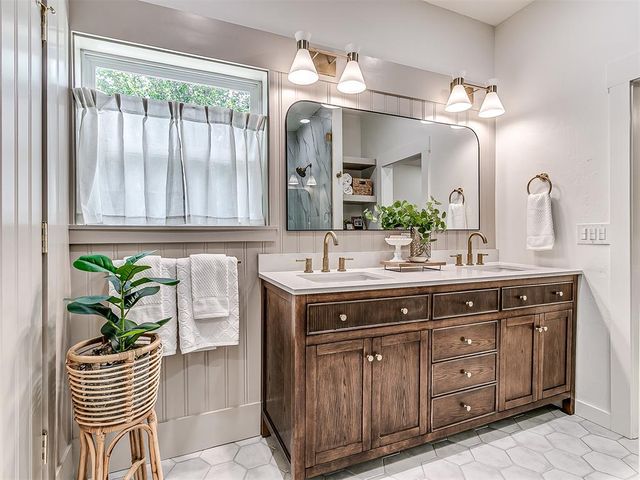 1003 N Euclid Avenue, Cashion, OK 73016