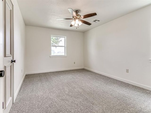 1003 N Euclid Avenue, Cashion, OK 73016