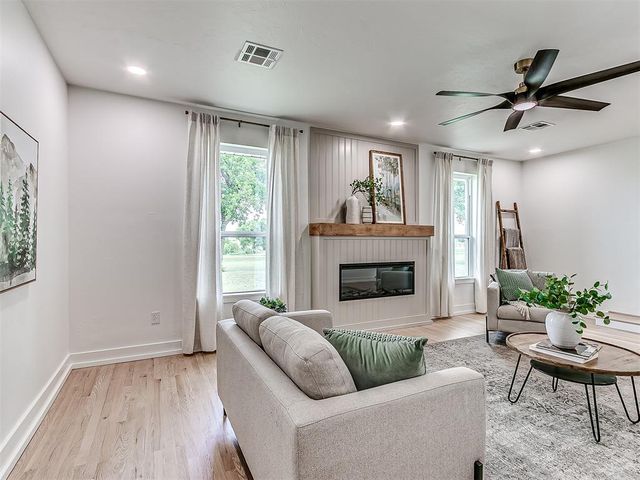 1003 N Euclid Avenue, Cashion, OK 73016