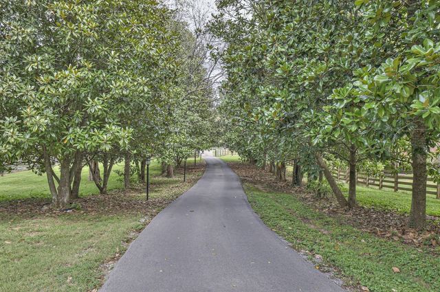 1880 E Compton Rd, Murfreesboro, TN 37130