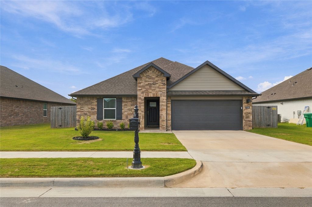 7208 E 155th Place S, Bixby, OK 74008