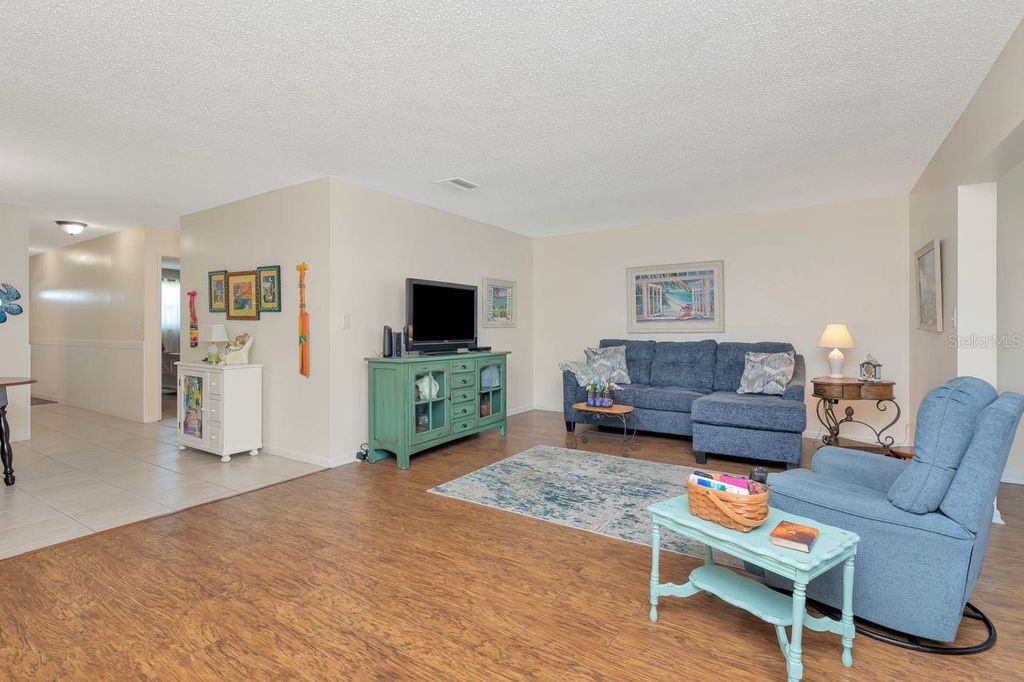 Image 11 of property listing at 3128 59TH STREET S 211, Gulfport, FL 33707