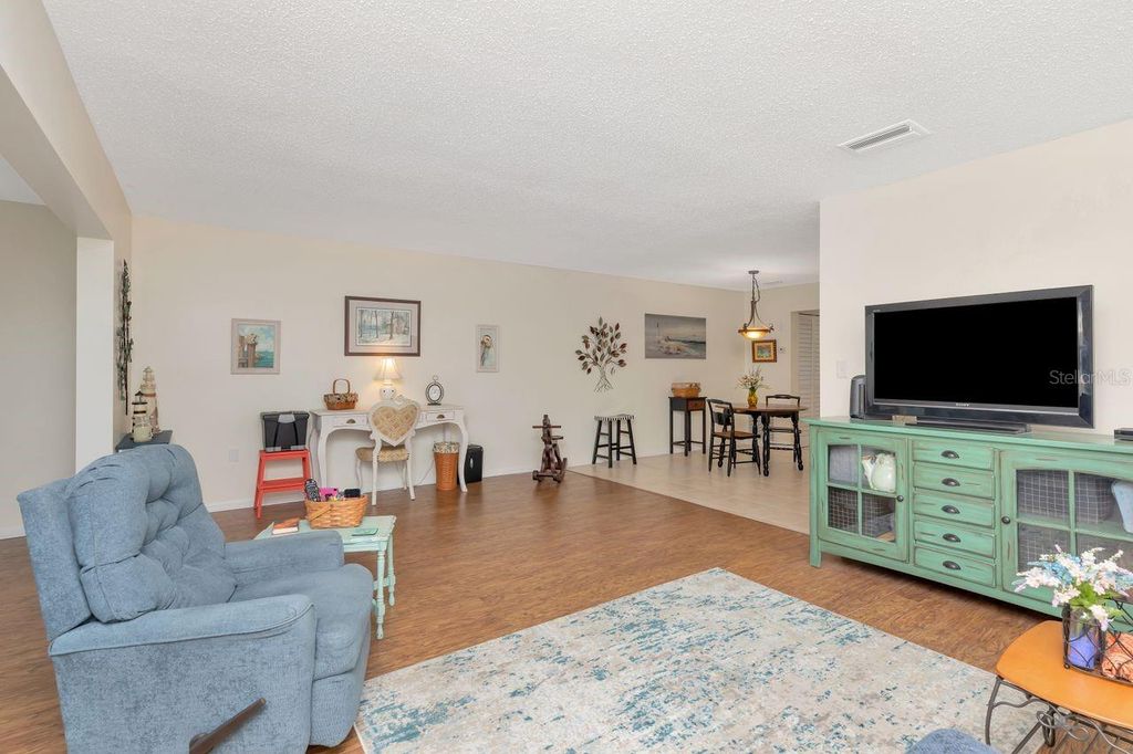 Image 12 of property listing at 3128 59TH STREET S 211, Gulfport, FL 33707