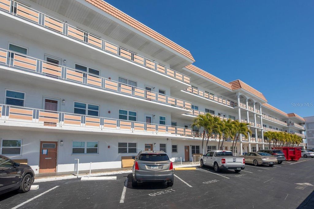 Image 37 of property listing at 3128 59TH STREET S 211, Gulfport, FL 33707