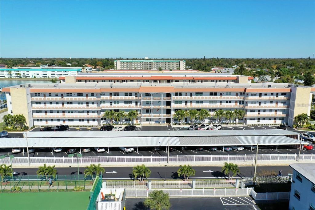 Image 41 of property listing at 3128 59TH STREET S 211, Gulfport, FL 33707