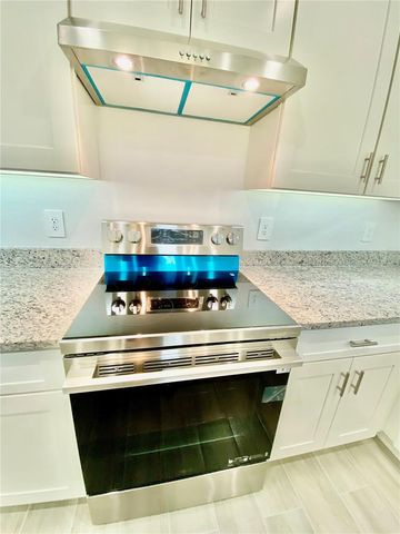 10002 MASSEY STREET, Orlando, FL 32825