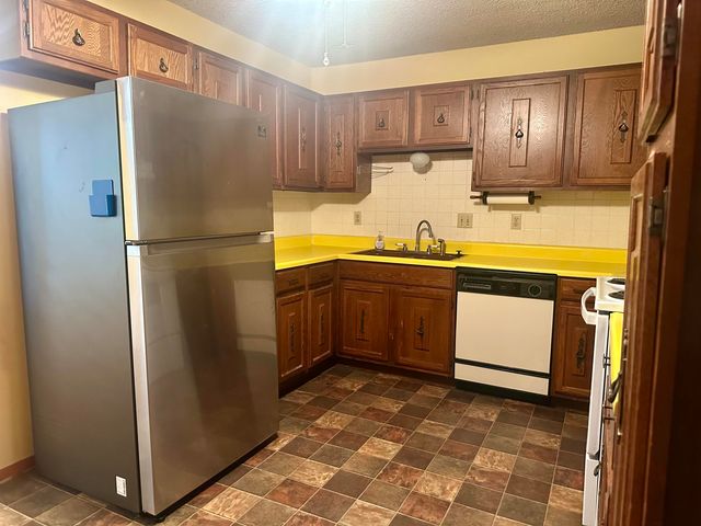 204 State Street, Greenfield, MO 65661