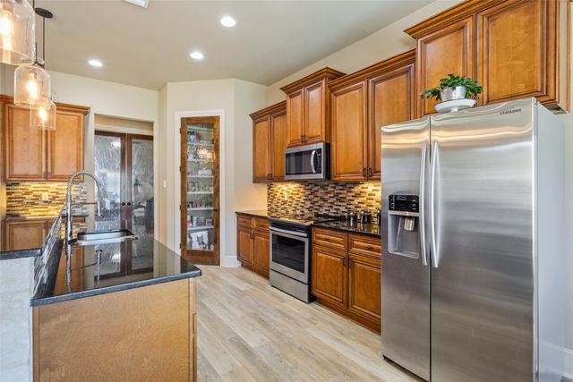 1007 Saddle Bluff Drive, Salado, TX 76571