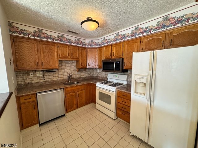 29 Krinsky Ct, Mahwah Twp., NJ 07430