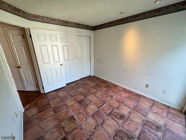 29 Krinsky Ct, Mahwah Twp., NJ 07430