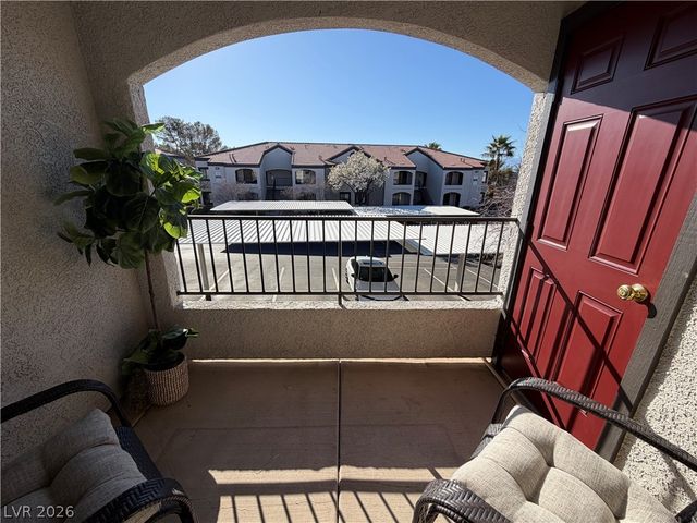 950 Seven Hills Drive 227, Henderson, NV 89052