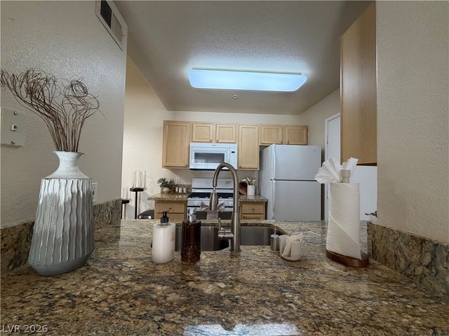 950 Seven Hills Drive 227, Henderson, NV 89052