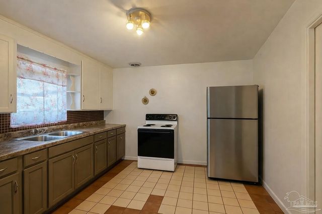 2517 W La Rua St, Pensacola, FL 32505