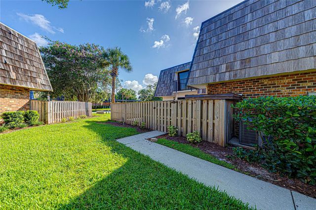 921 ROYAL OAK BOULEVARD, Leesburg, FL 34748