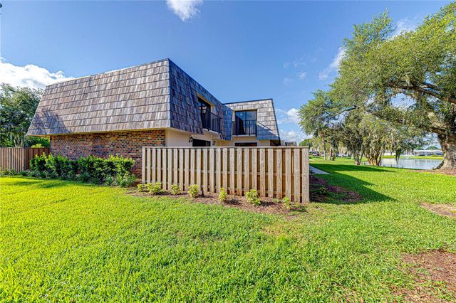 921 ROYAL OAK BOULEVARD, Leesburg, FL 34748