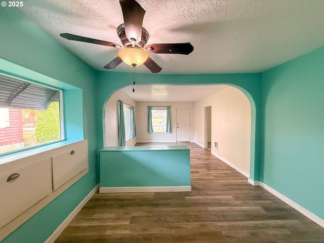 1821 NICHOLS Blvd, Longview, WA 98632