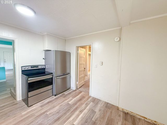 1821 NICHOLS Blvd, Longview, WA 98632