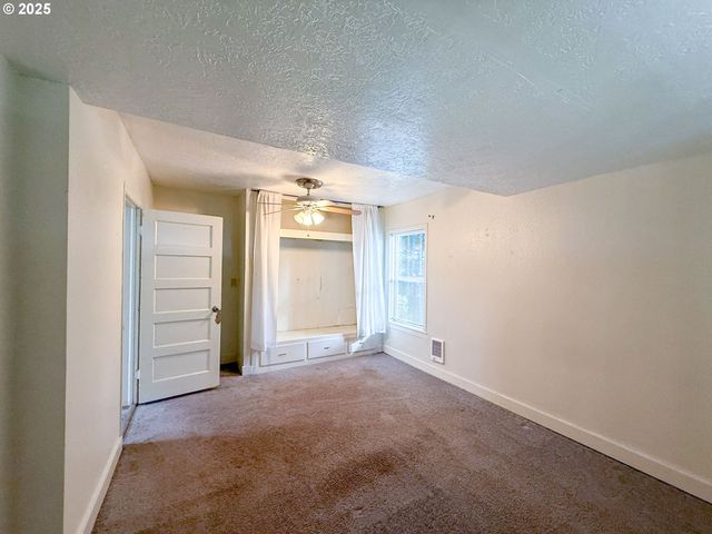 1821 NICHOLS Blvd, Longview, WA 98632