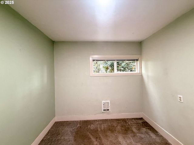 1821 NICHOLS Blvd, Longview, WA 98632