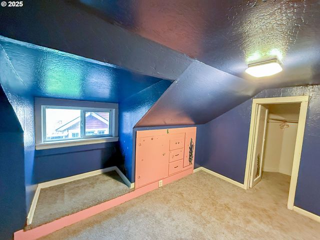 1821 NICHOLS Blvd, Longview, WA 98632