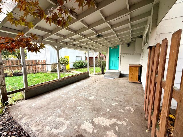 1821 NICHOLS Blvd, Longview, WA 98632